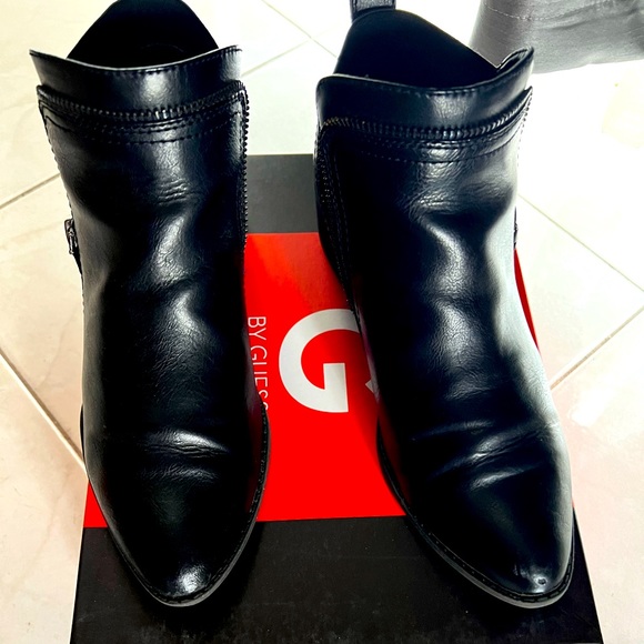 🚨 G by Guess Ankle boot 🚨 - Picture 3 of 3
